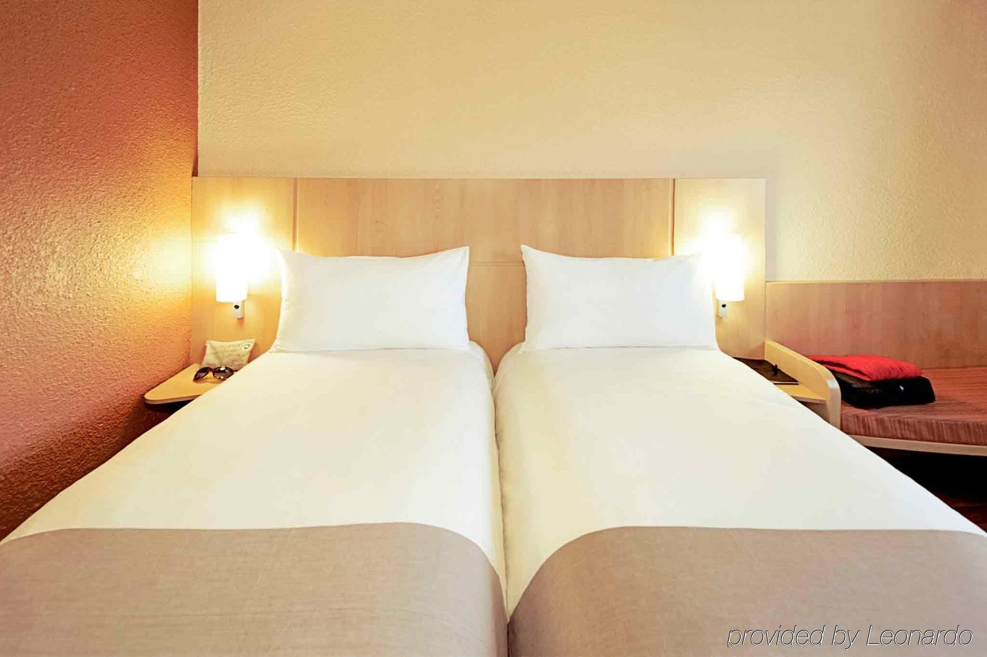 B&B Hotel Amiens Centre Cathedrale Bagian luar foto